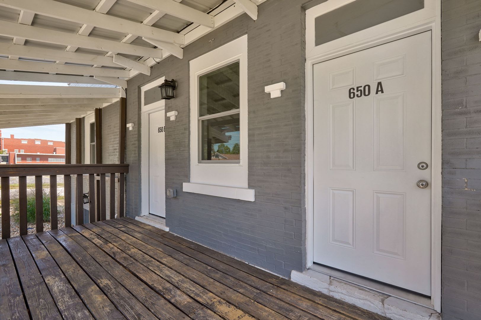 UTILITIES INCLUDED!! Spacious 2-Bedroom, 1-Bathroom Home AVAILABLE NOW!! – photo 3