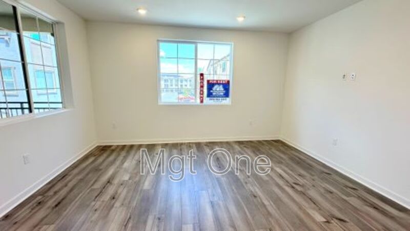 6111 Victoria Way Unit 107 – photo 4
