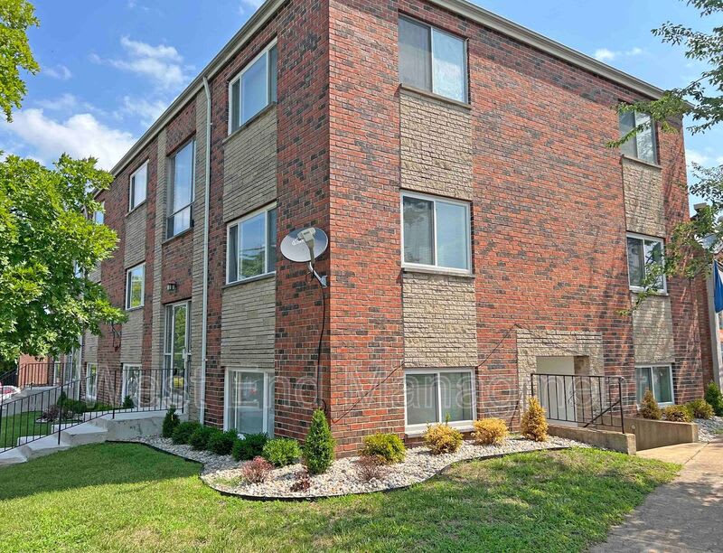 5468 Cologne Ave – photo 1