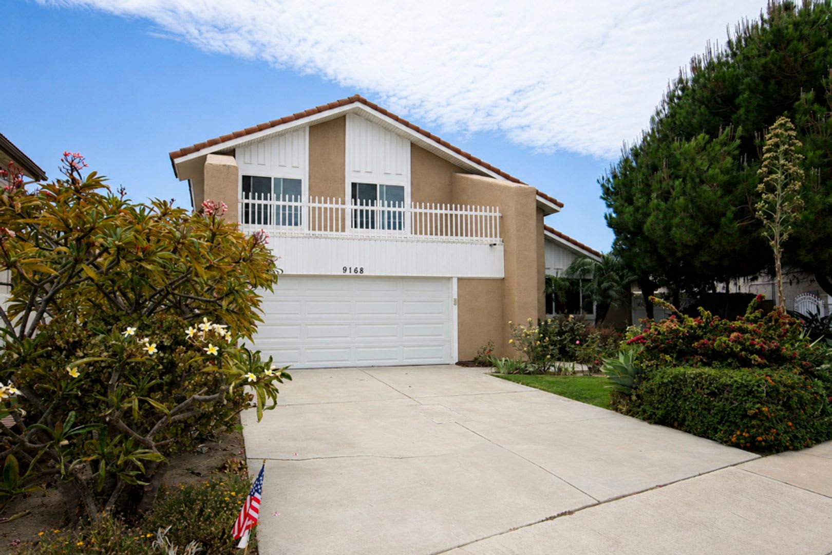 Large and Updated Fountain Valley Home – photo 2