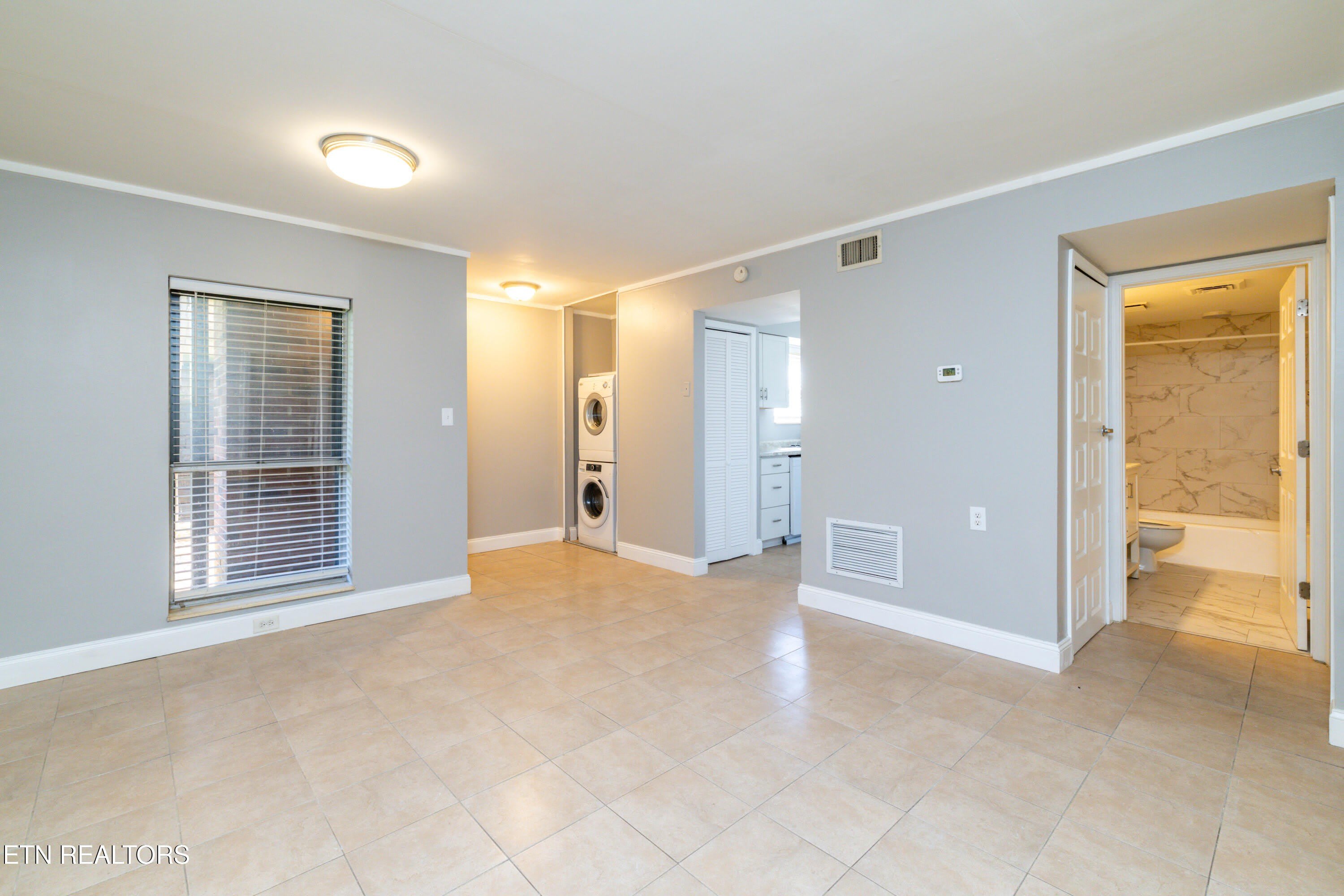 431 Canberra Drive – photo 5