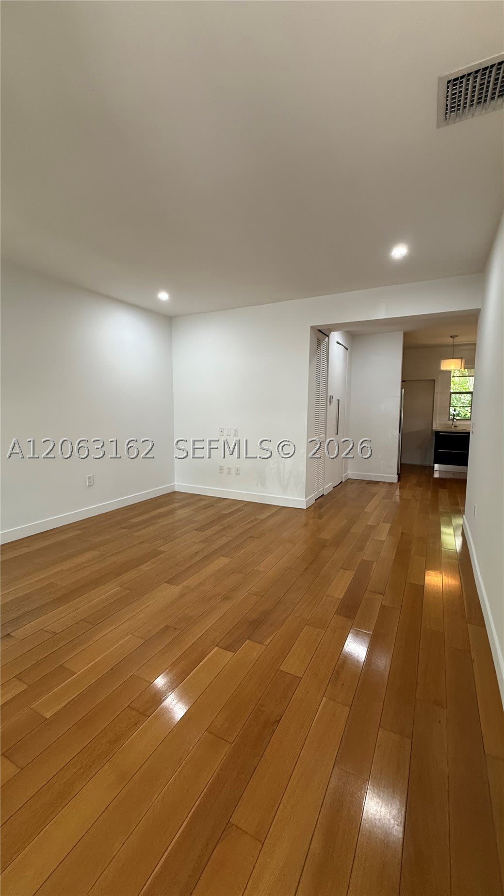 2031 Meridian Ave – photo 2