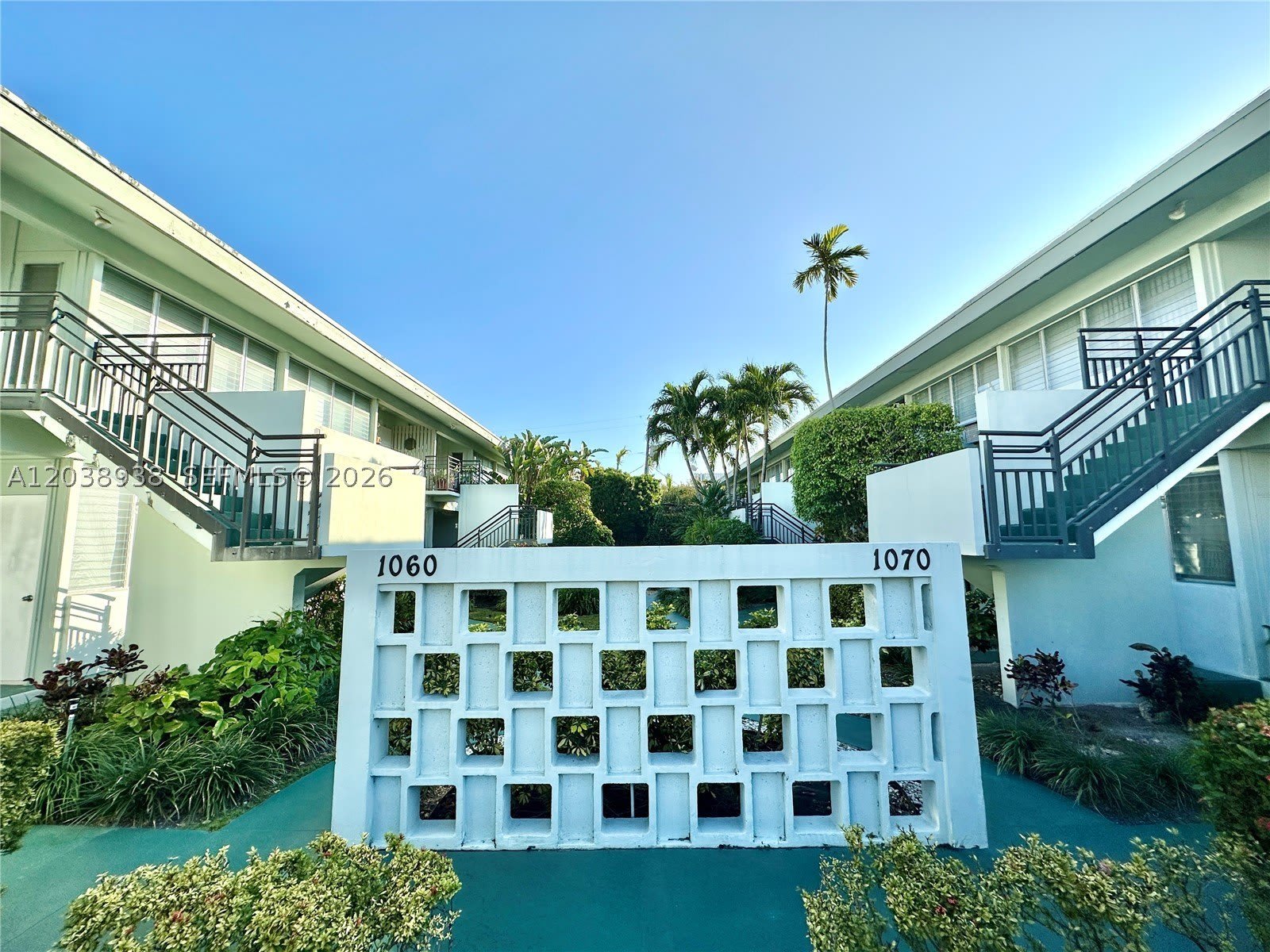 1060 98th St – photo 2
