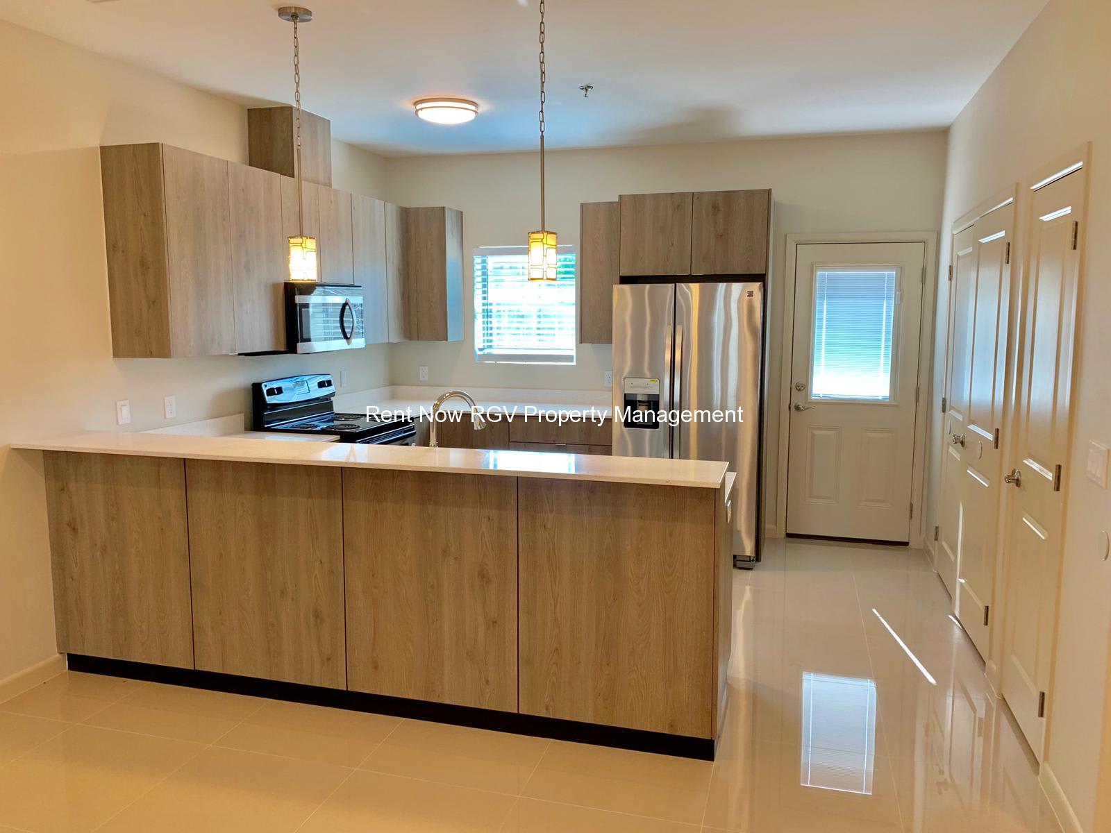 414 Newport Ave – photo 2