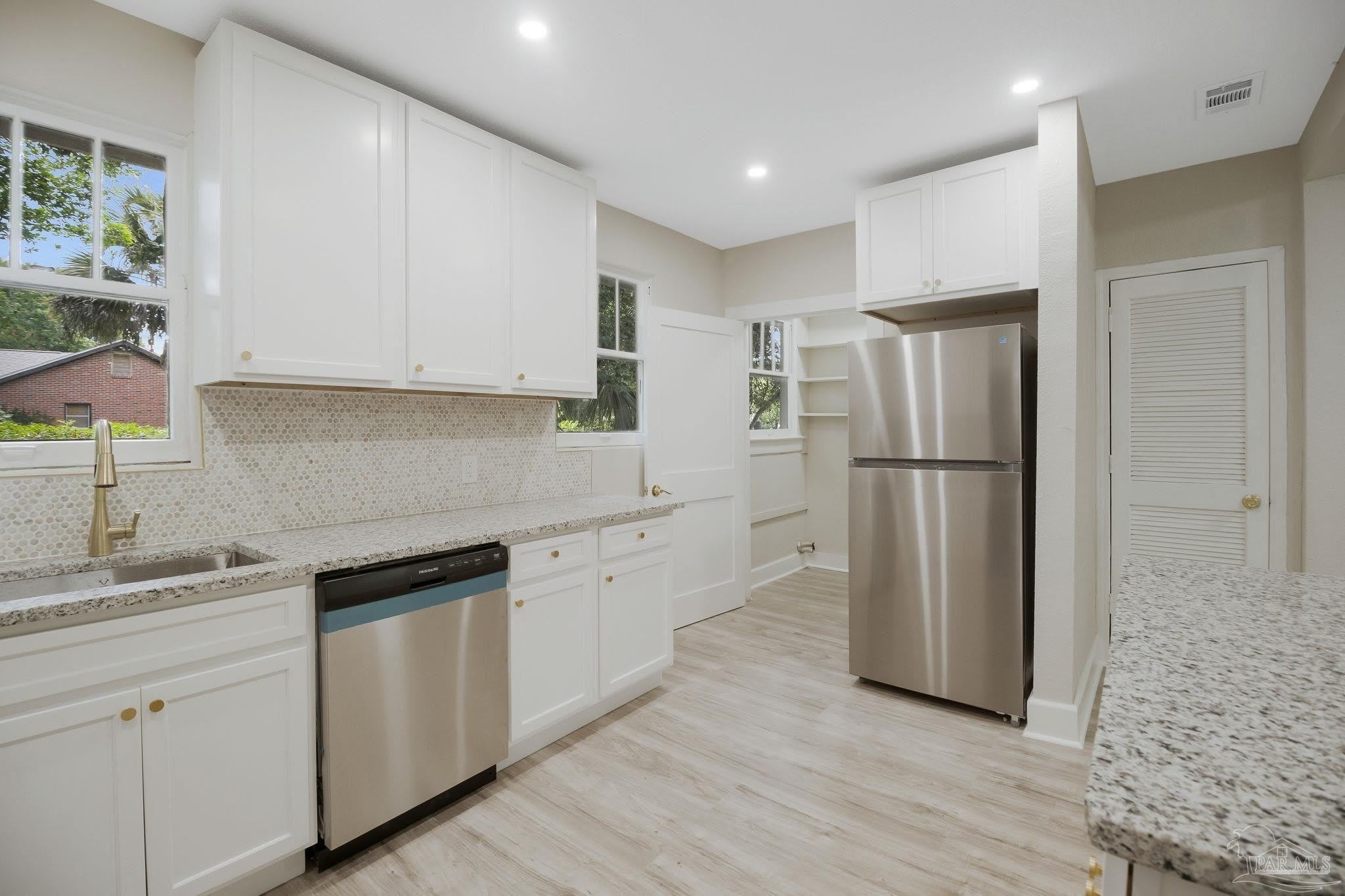 1322 Wisteria Ave – photo 5