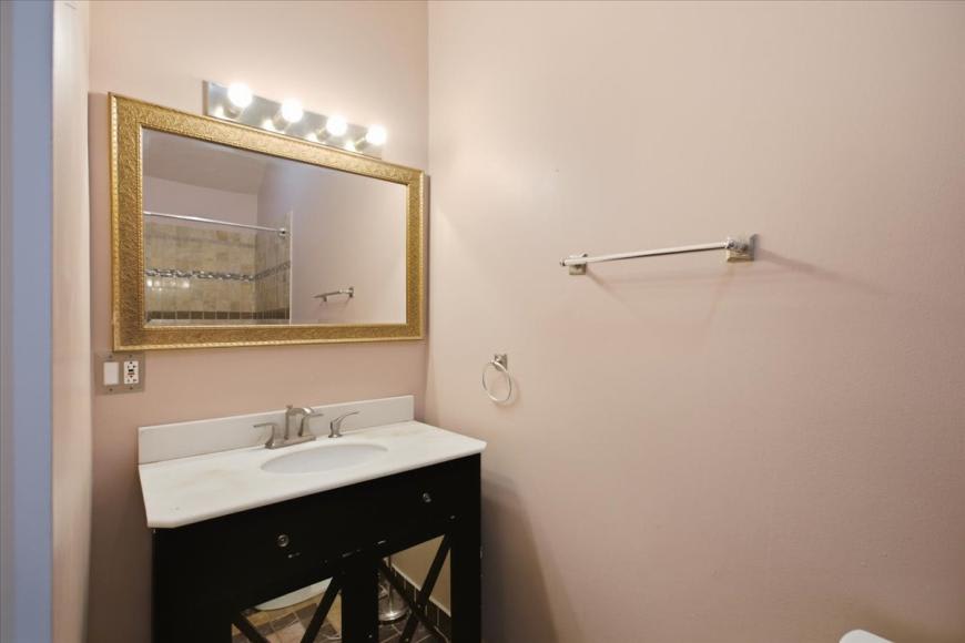 1611 N. Wood St. – photo 5