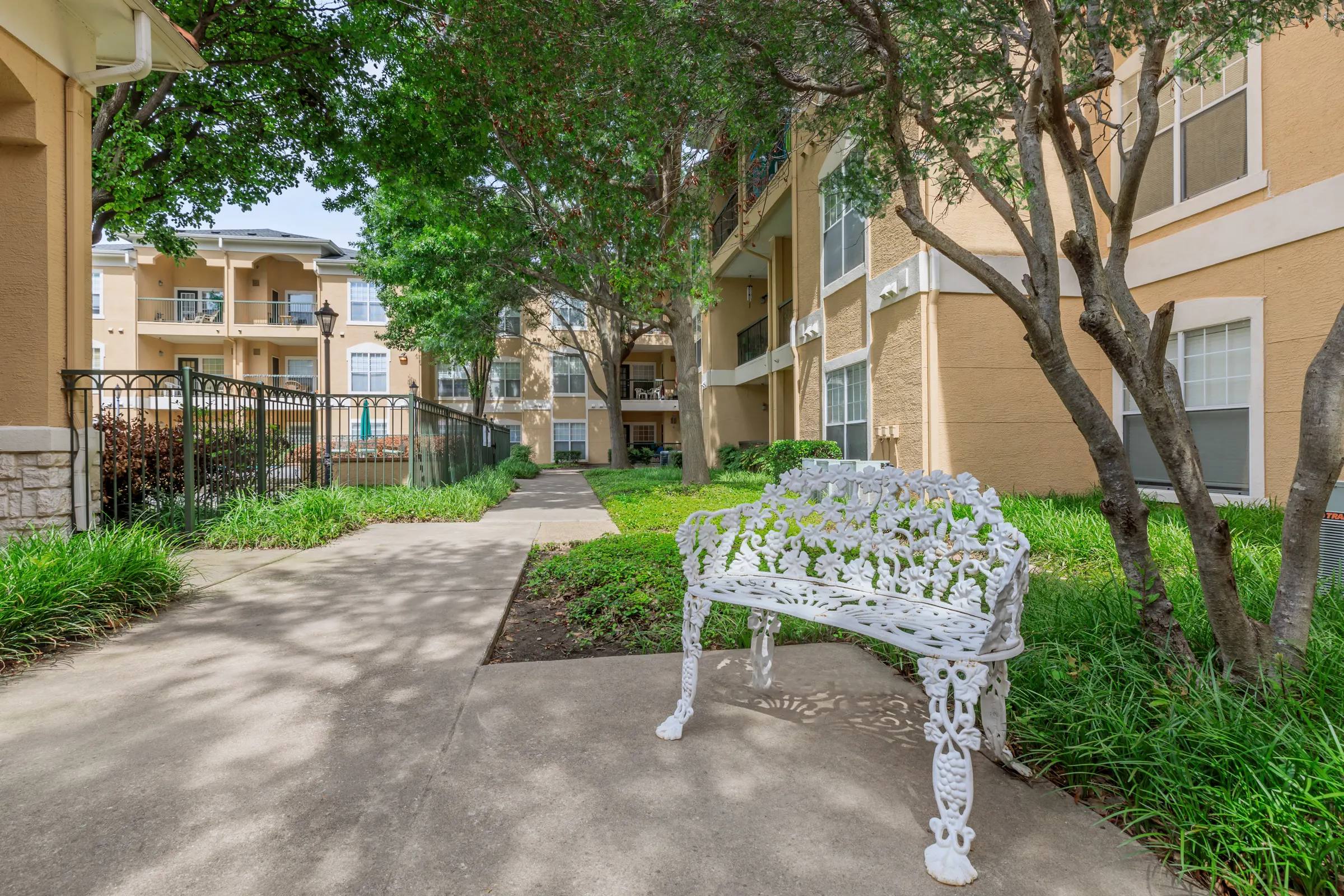 Villas of Mission Bend – photo 4