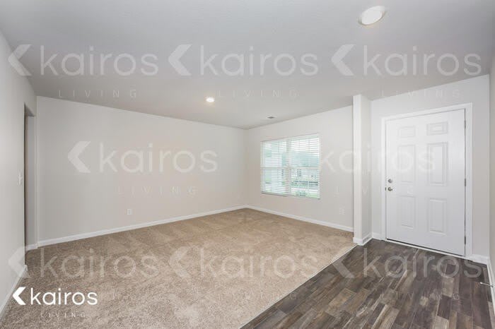 607 Wild Tulip Court – photo 3