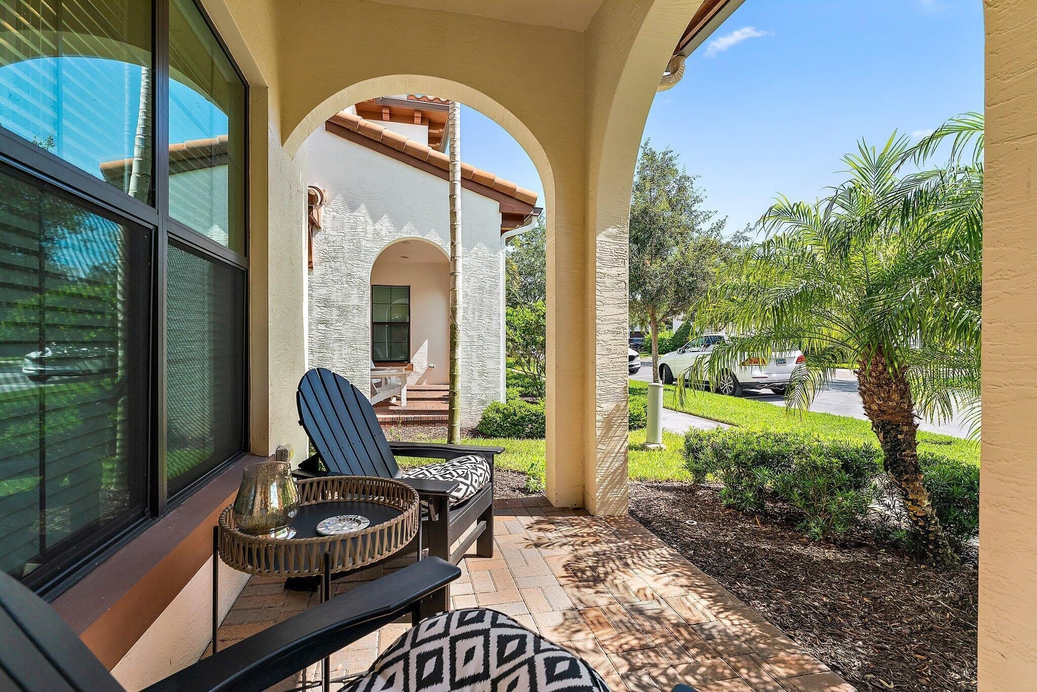 1077 Faulkner Terrace – photo 5