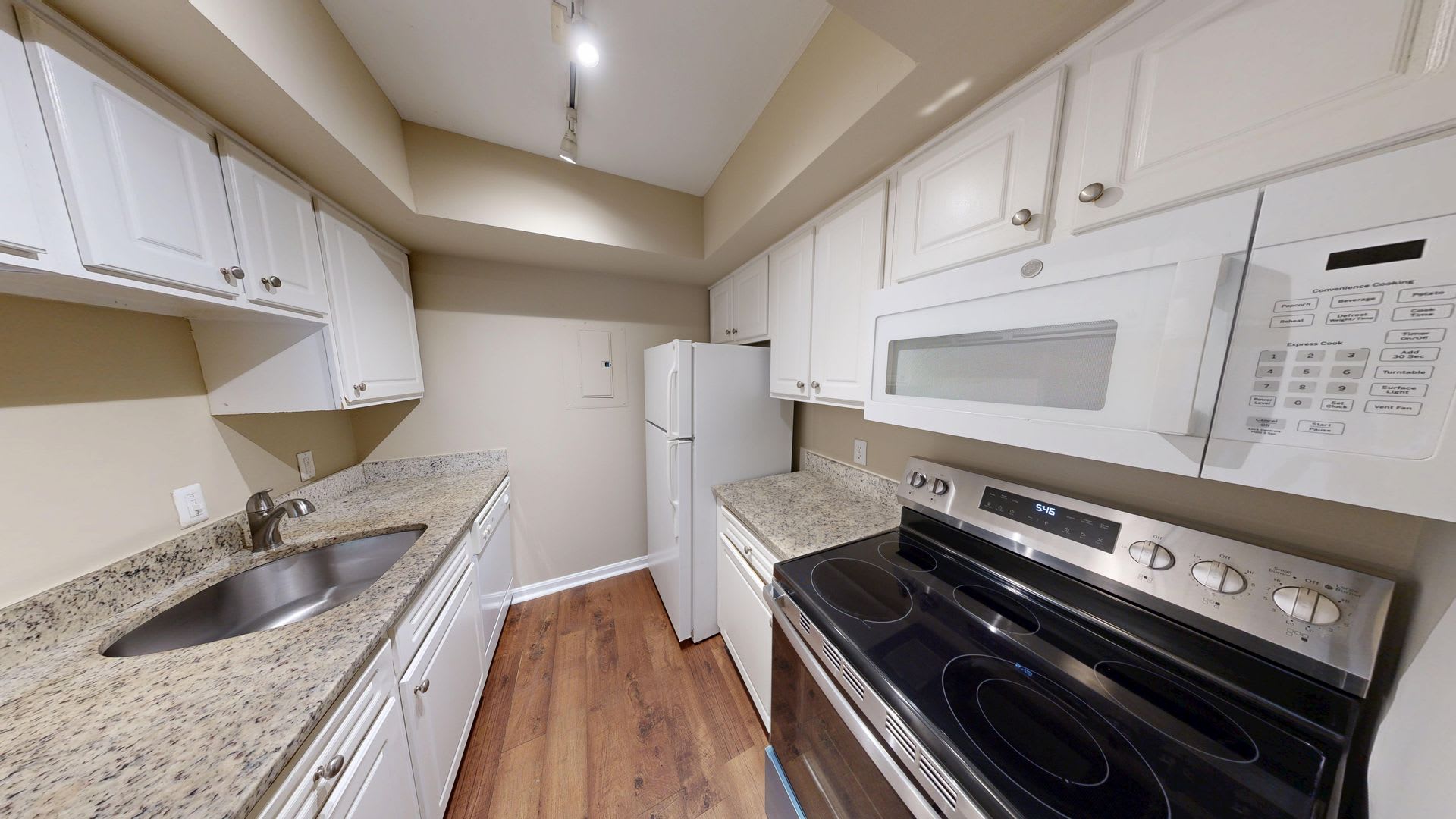 2BD/2BA Condo in Flower Hill – photo 4