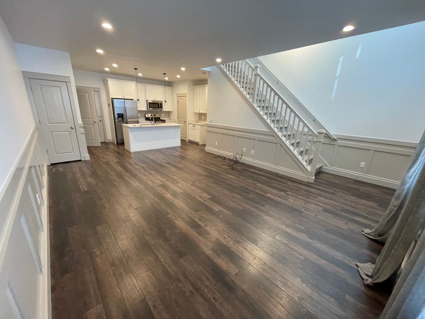 Beautiful 3 Bedroom townhome In North Salt Lake – photo 2