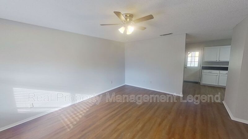 701 S Valentine Dr. – photo 4