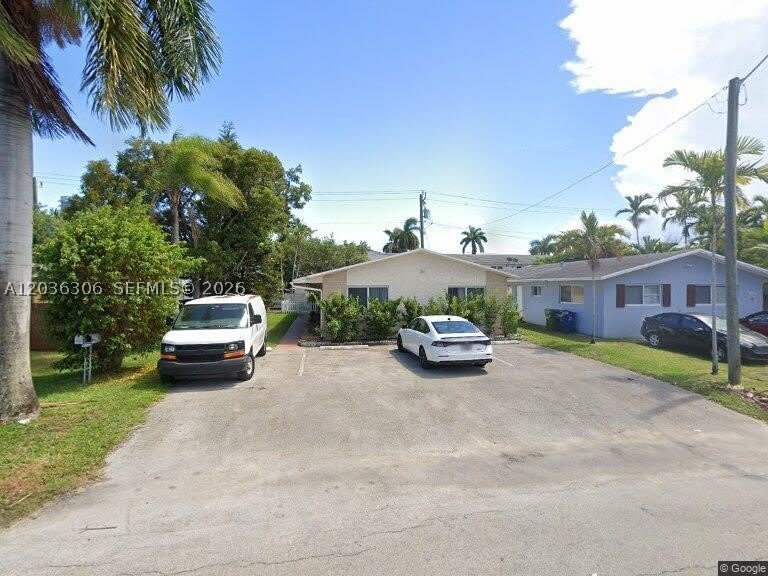 812 Ne 2Nd St – photo 1