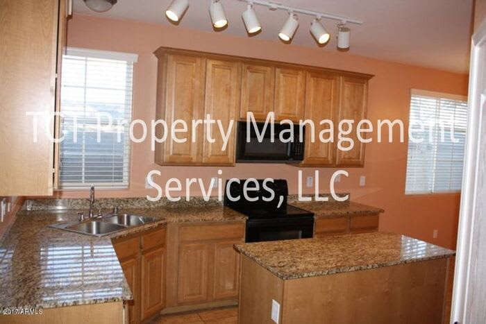 10130 East Isleta Avenue – photo 1