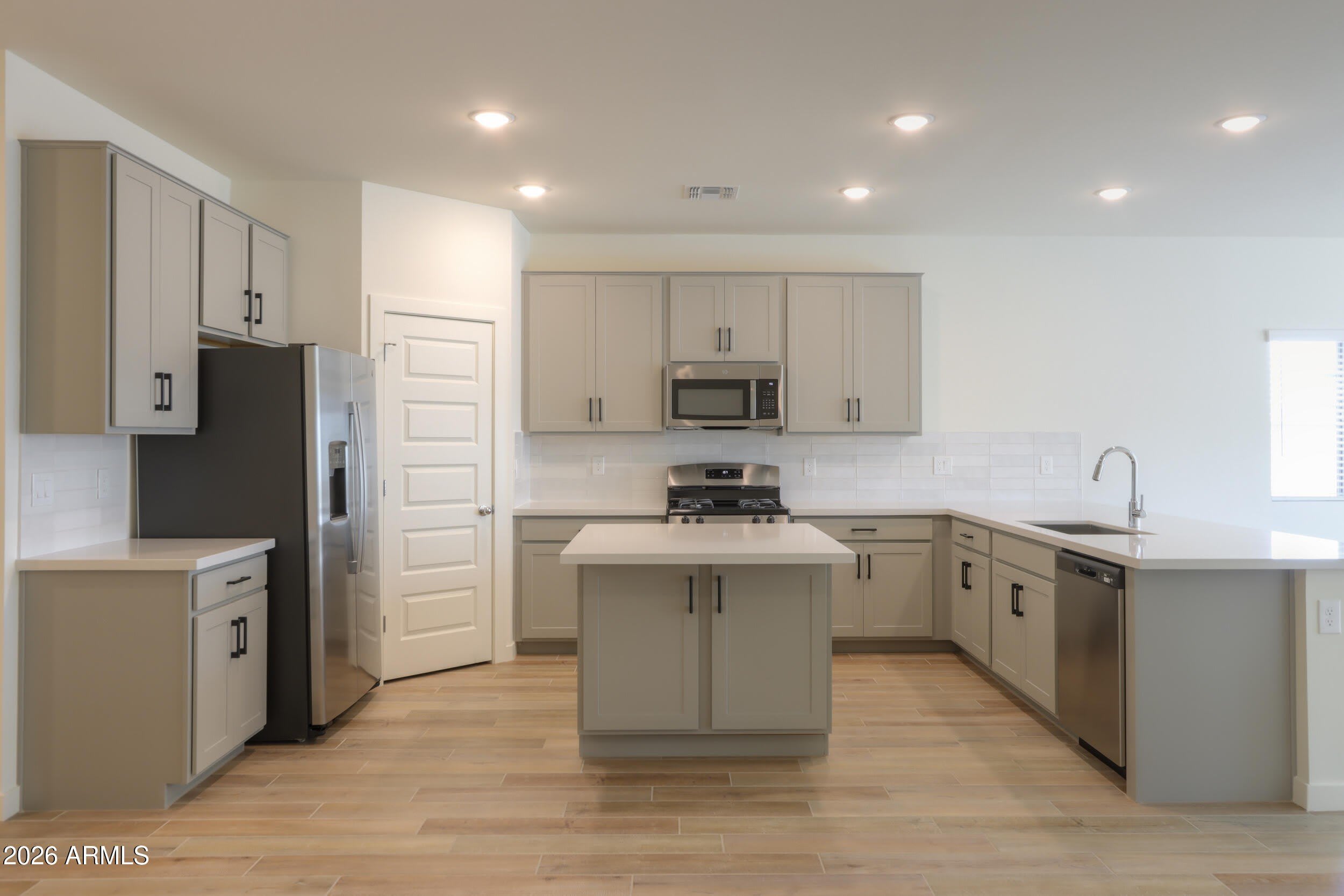 40285 W CHAMBERS Drive – photo 2