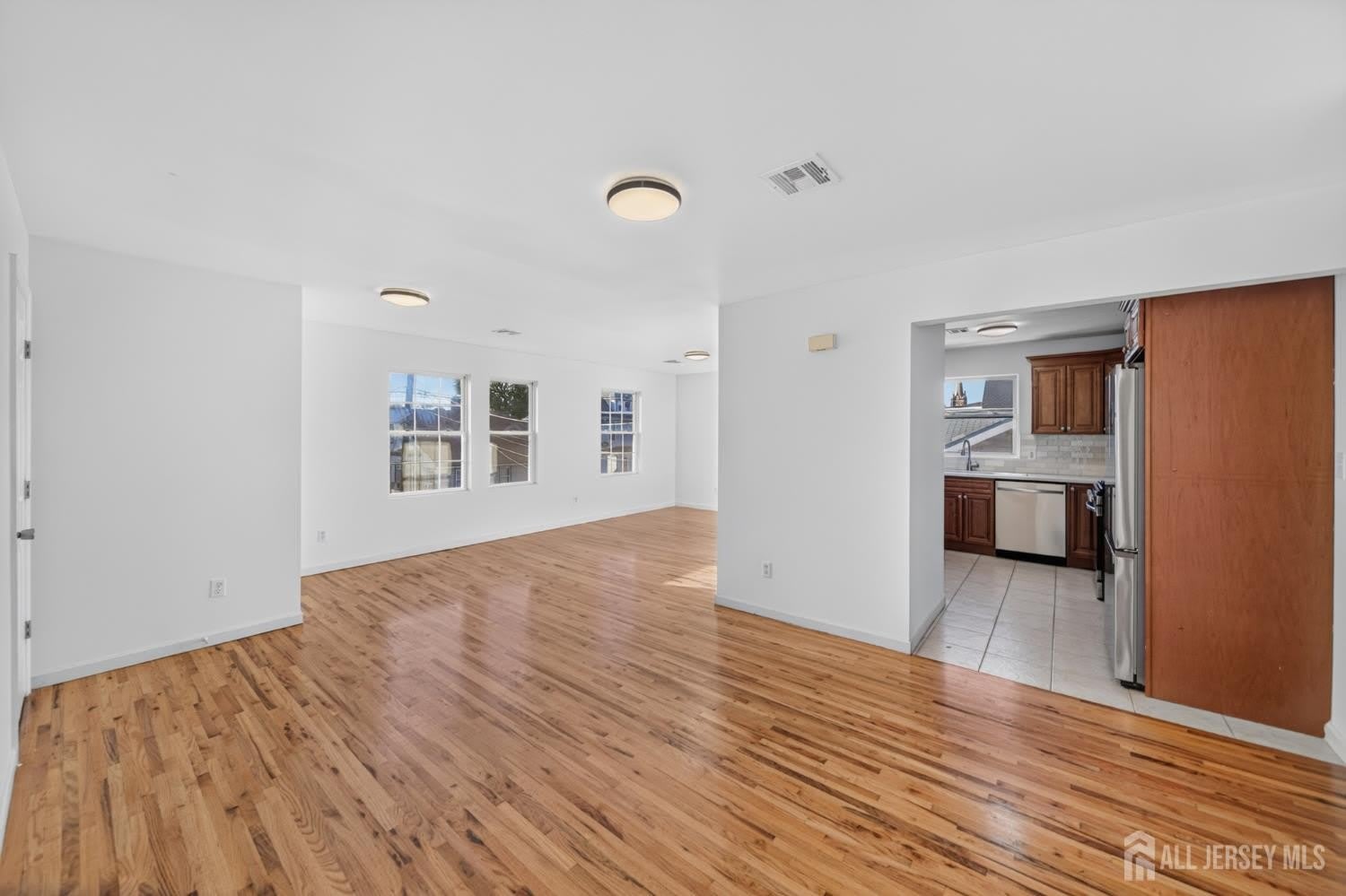 138 Pershing Avenue – photo 2