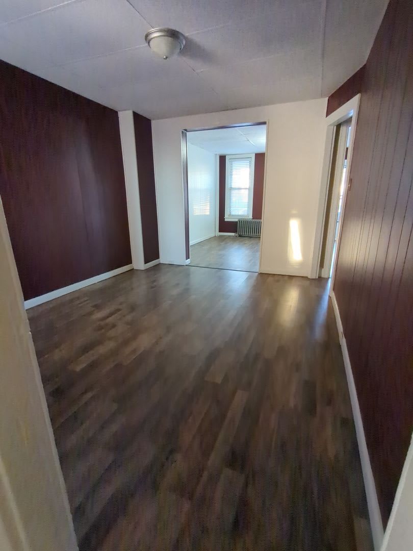 Recently renovated 4/5 Bedroom house in West York School District – photo 5