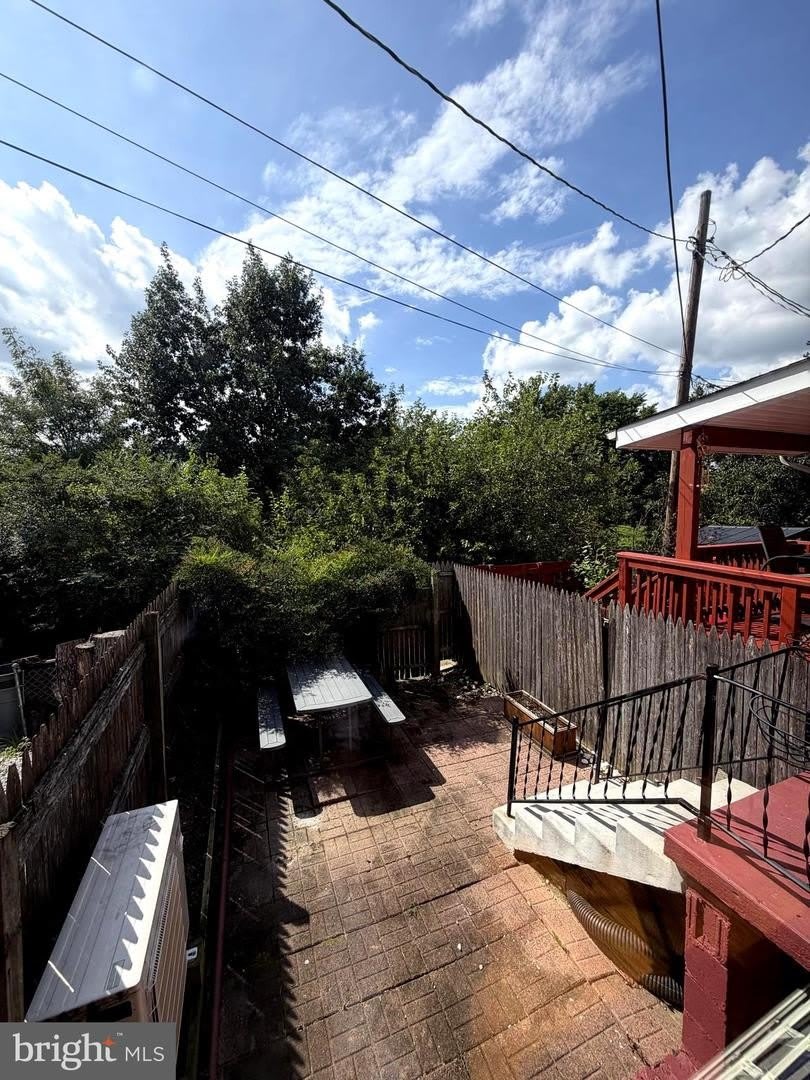 422 EARL ST – photo 4
