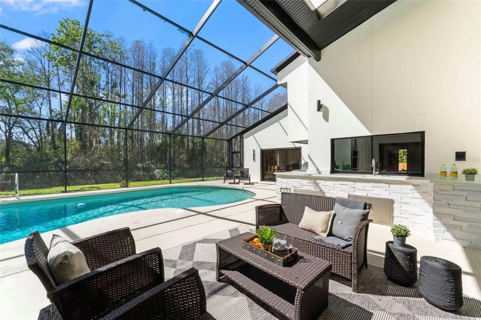 4520 PINE HOLLOW Drive – photo 2