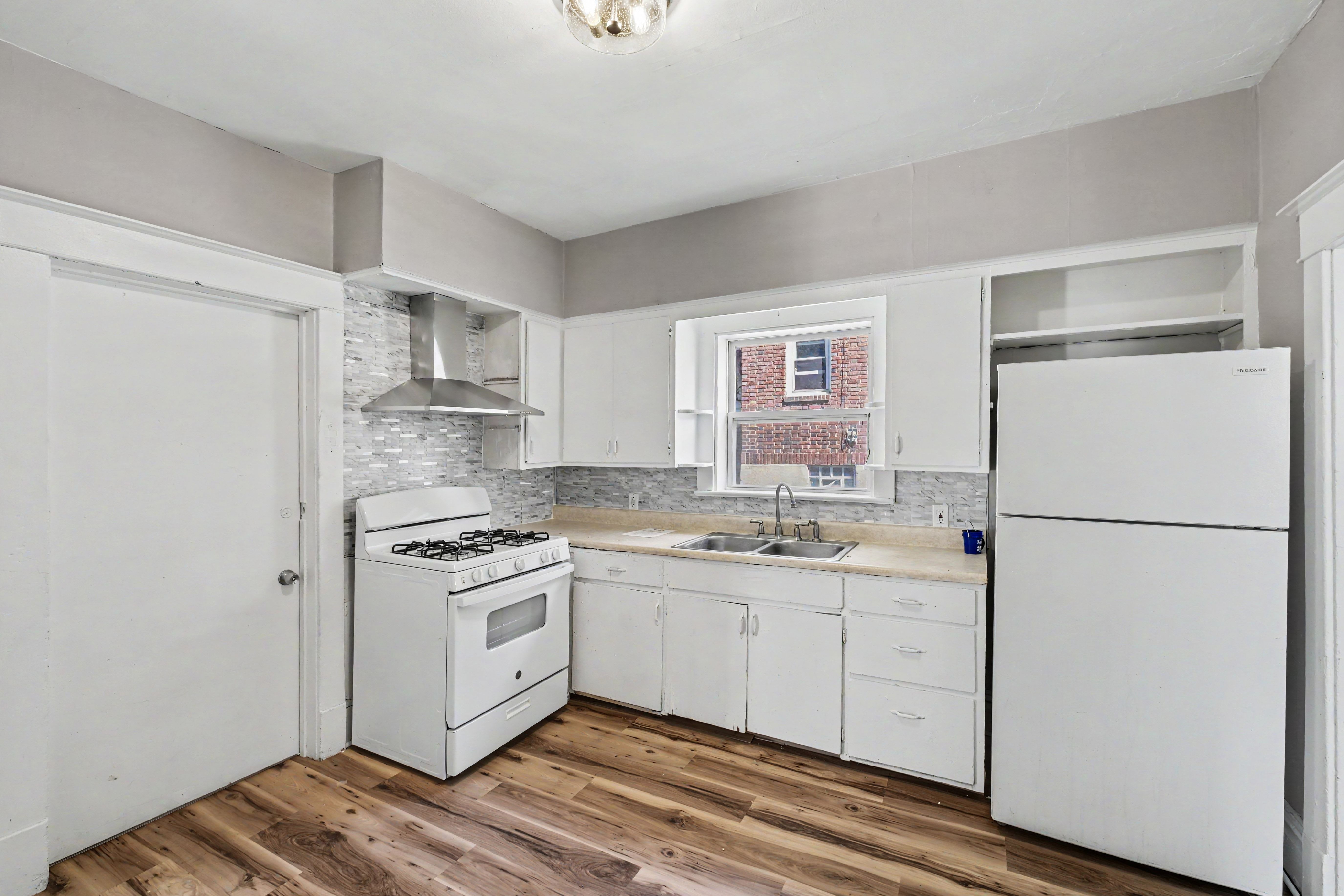 635 Worden St SE – photo 5