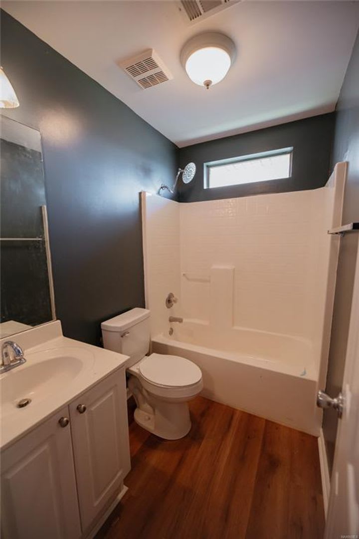 ** 3 Bed 2 Bath located in Park Lake ** to schedule a self tour – photo 3