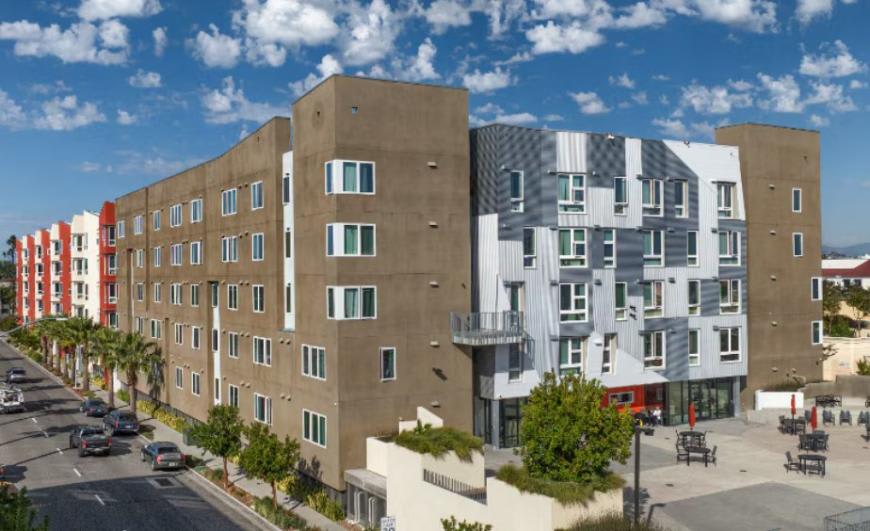 4320 44th St. – photo 1