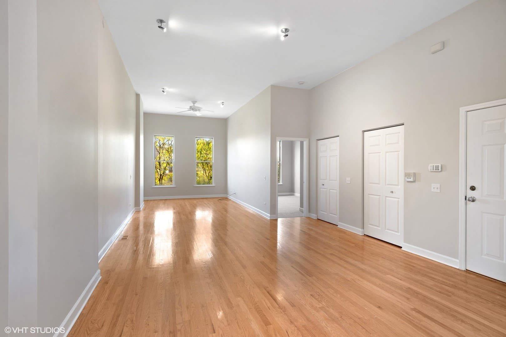 1875 N Milwaukee Avenue – photo 2
