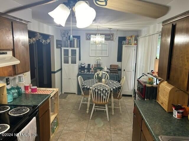 1651 LISA DAWN Drive – photo 5