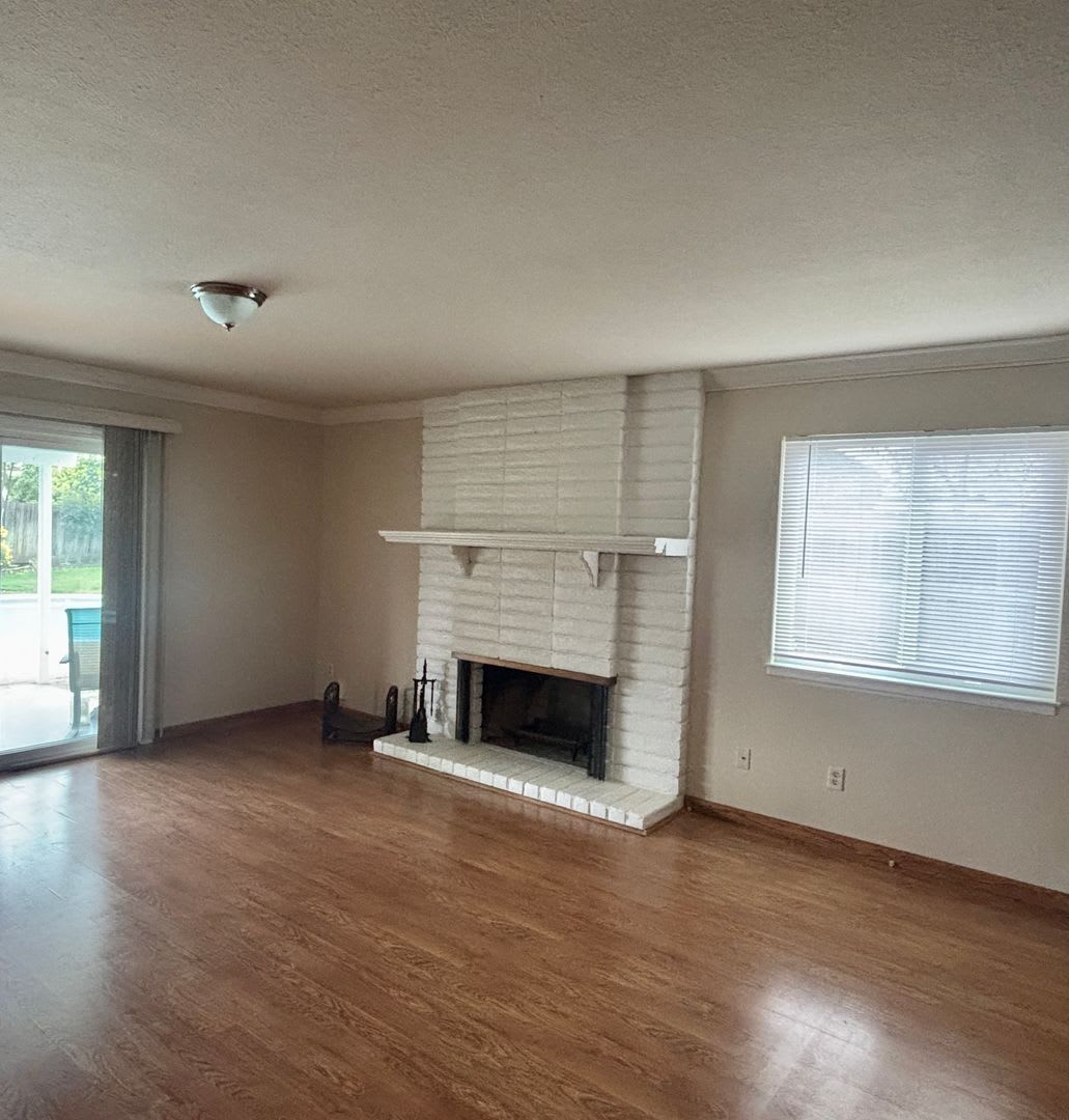Honey-Stop The Car! This house has it all! 3/2 with Pool!!! Please read entire ad for viewings! – photo 4