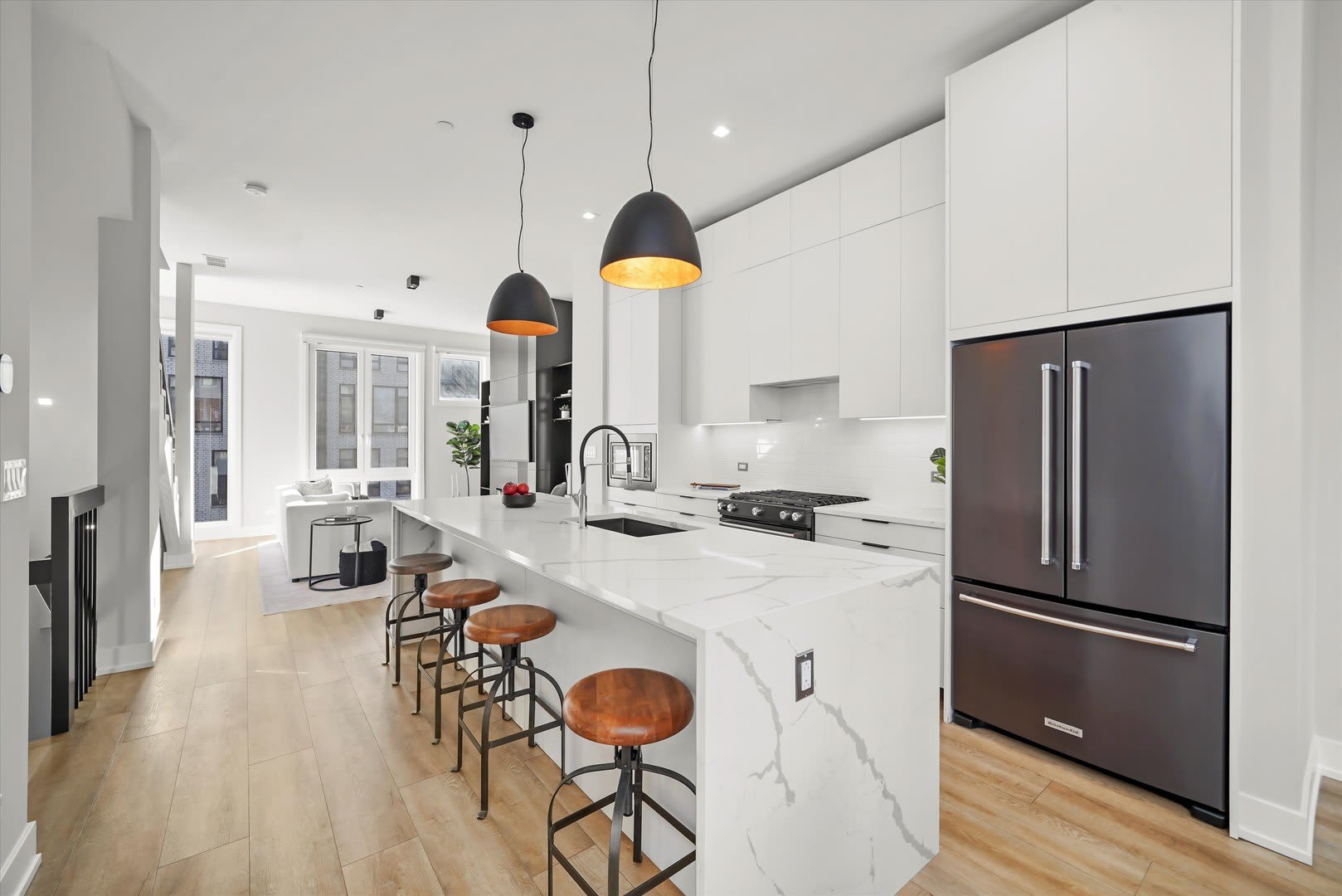 4246 W Belmont Avenue – photo 3