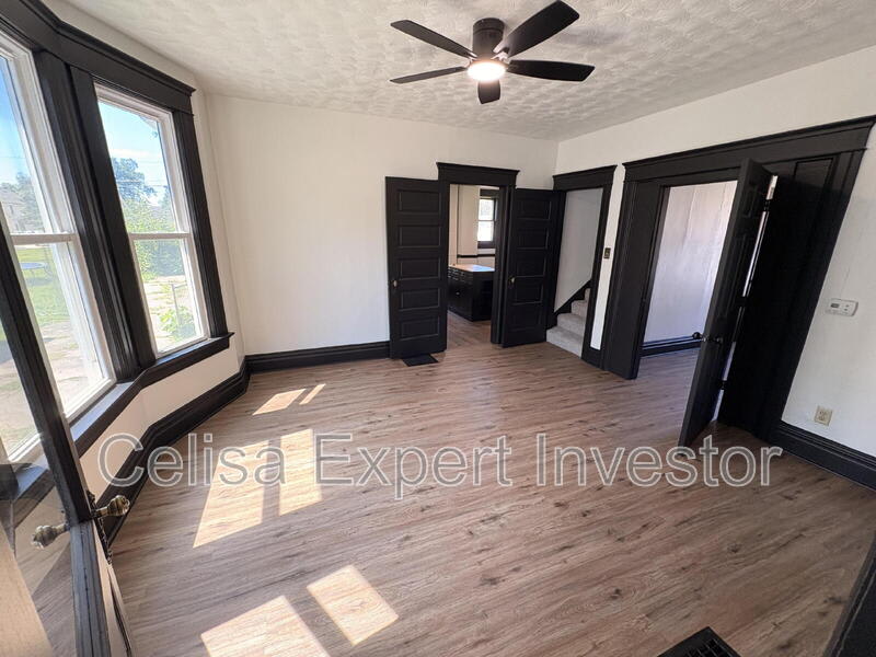 2408 Smith Street – photo 2