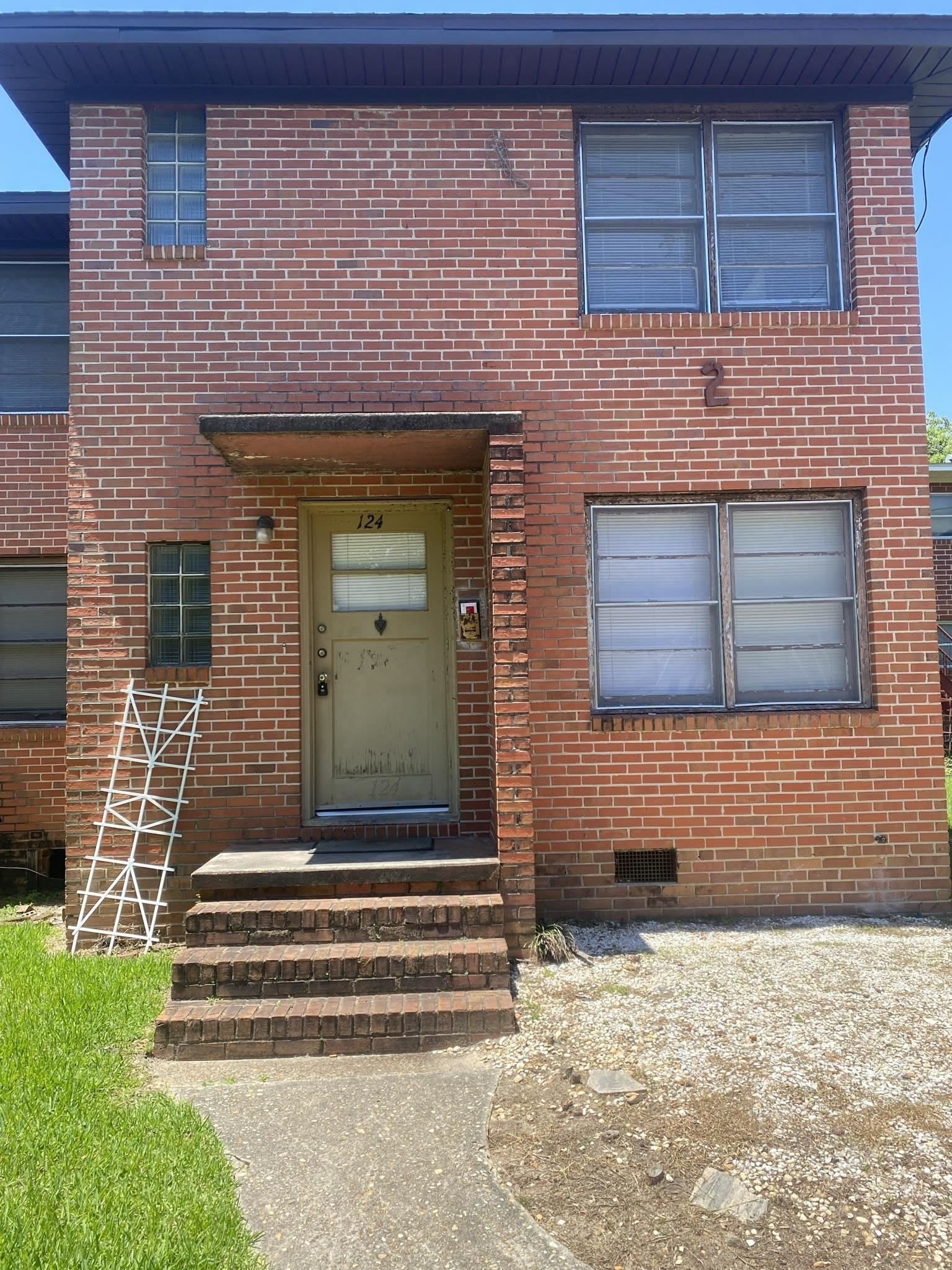 124 S Franklin Boulevard – photo 2