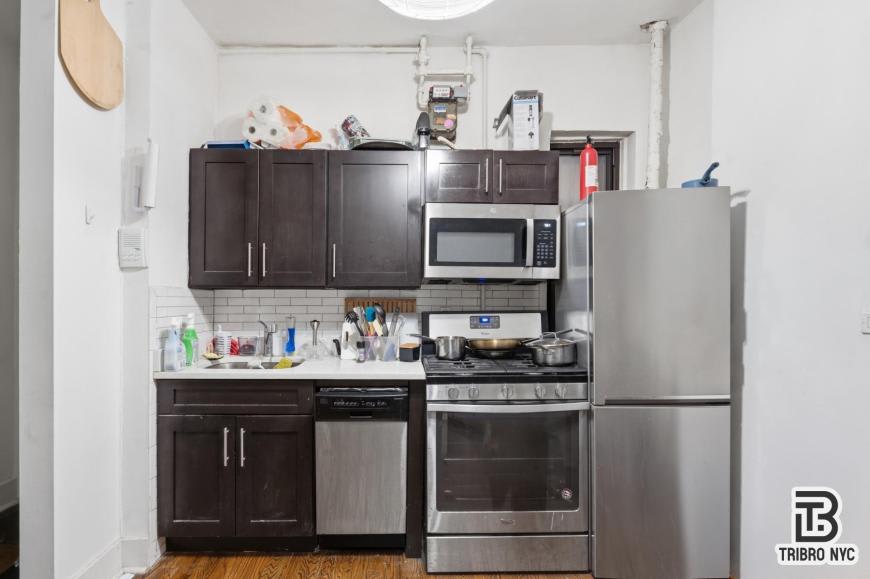 403 East 69th Street – photo 1