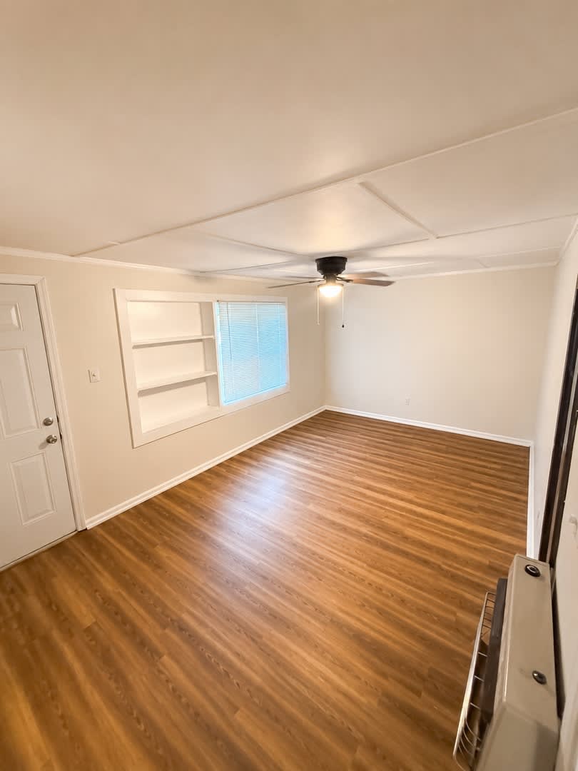 Charming 2 Bedroom 1 bath home – photo 4