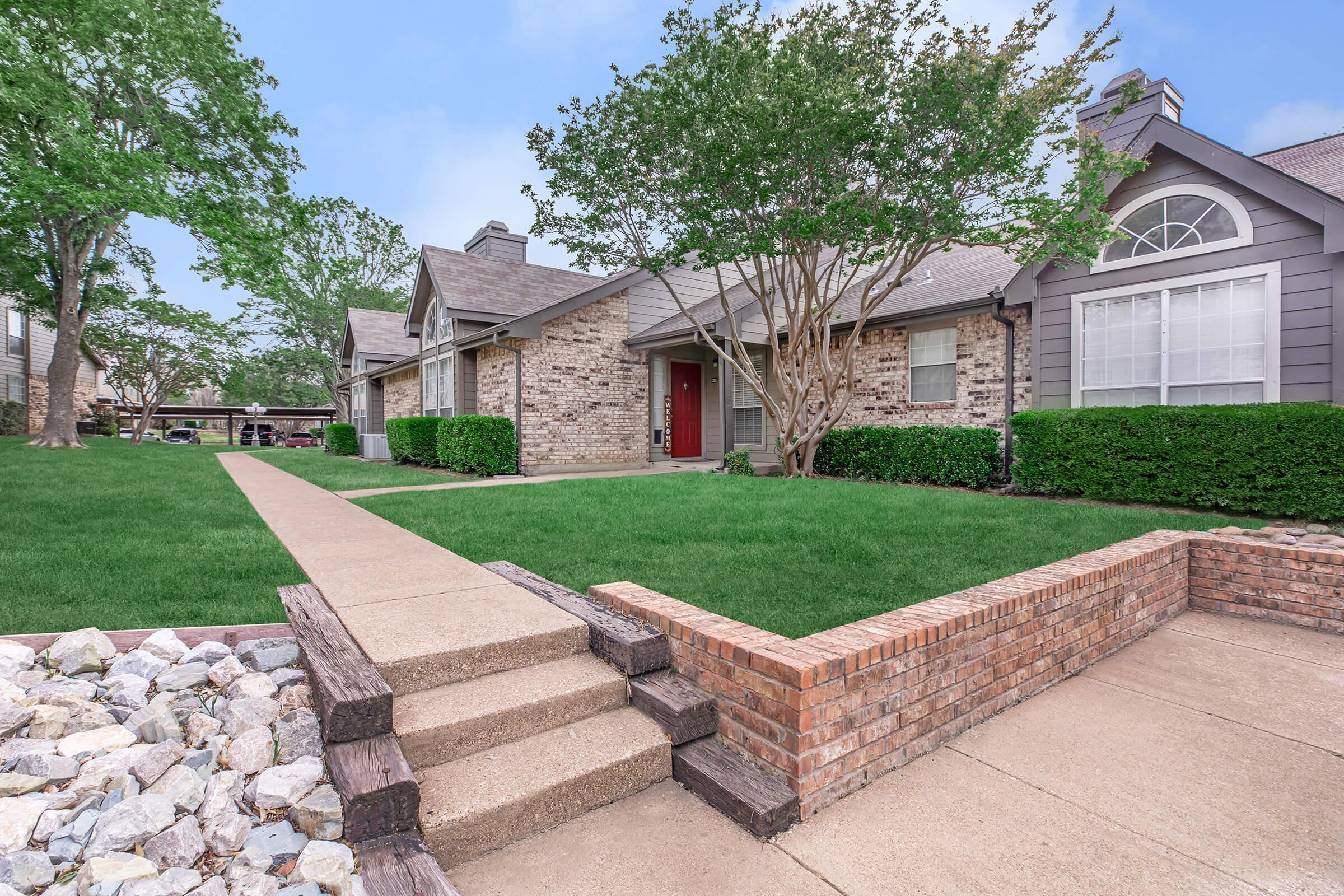 Plano Park Townhomes – photo 4