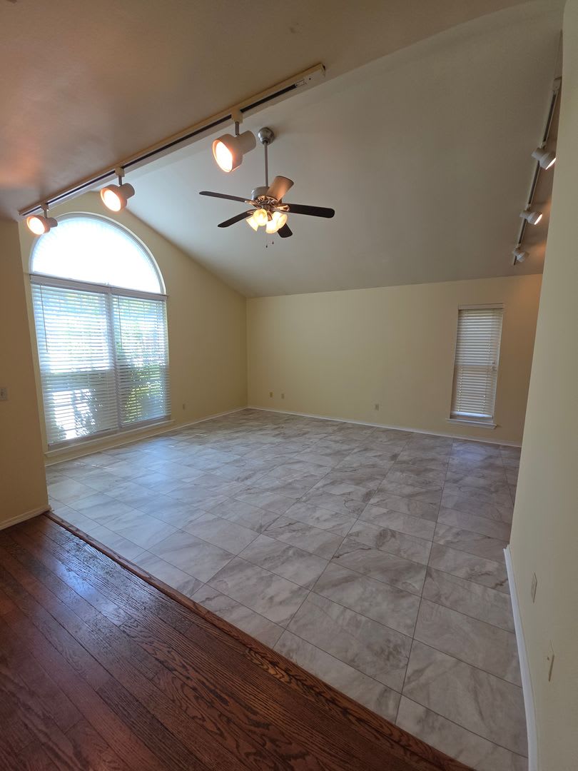 604 Cricket Cove – photo 2