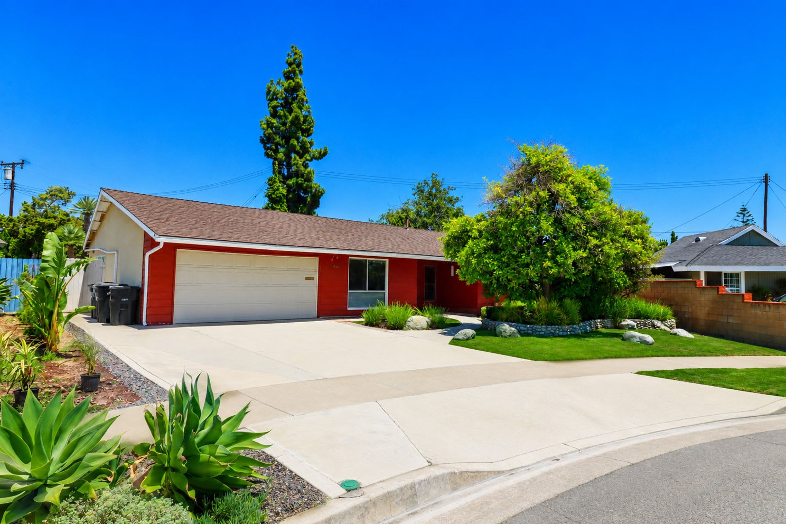 Large 6 Bedroom – photo 2