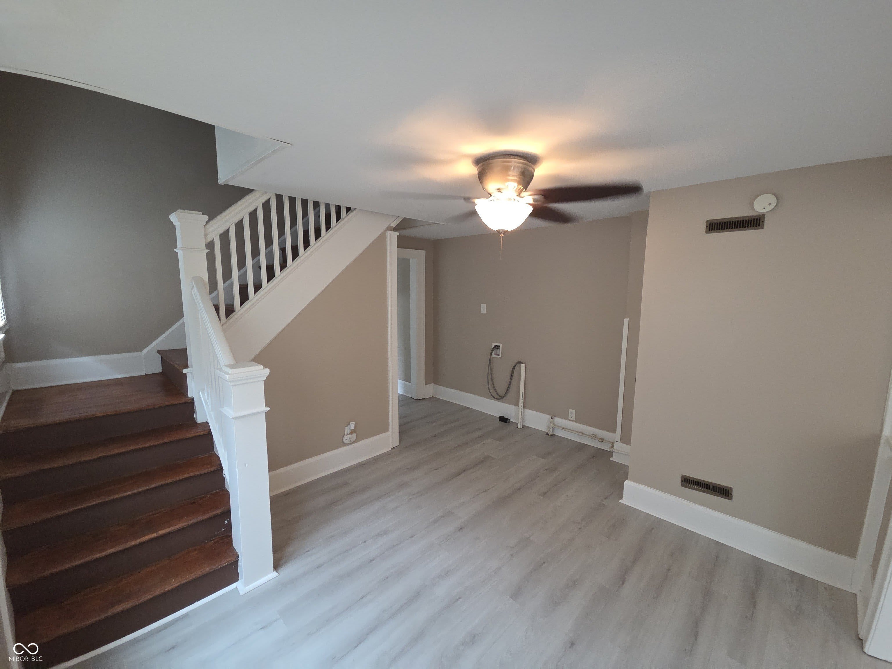 1337 Lee Street – photo 5