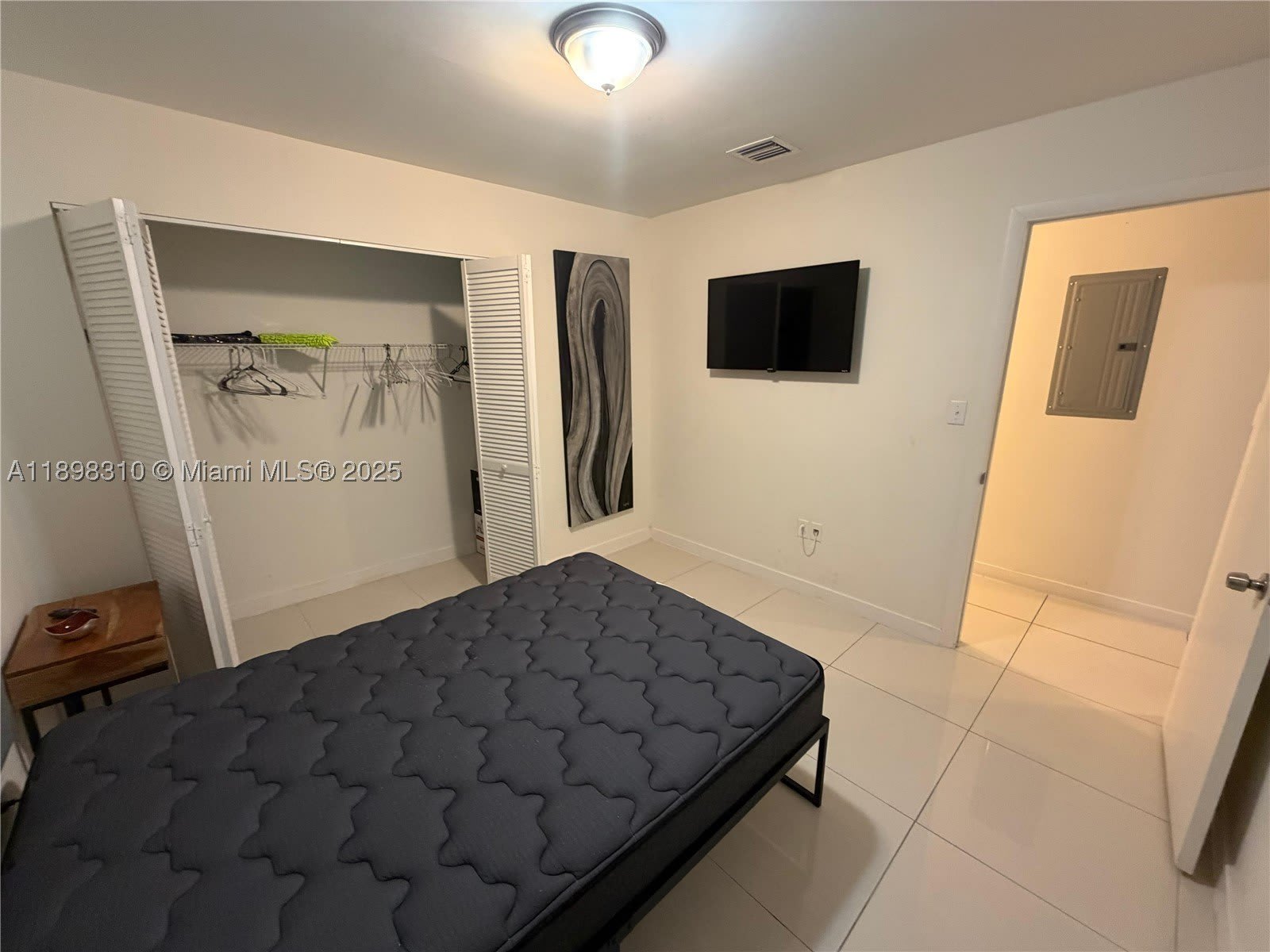 1132 NW 38th St – photo 5