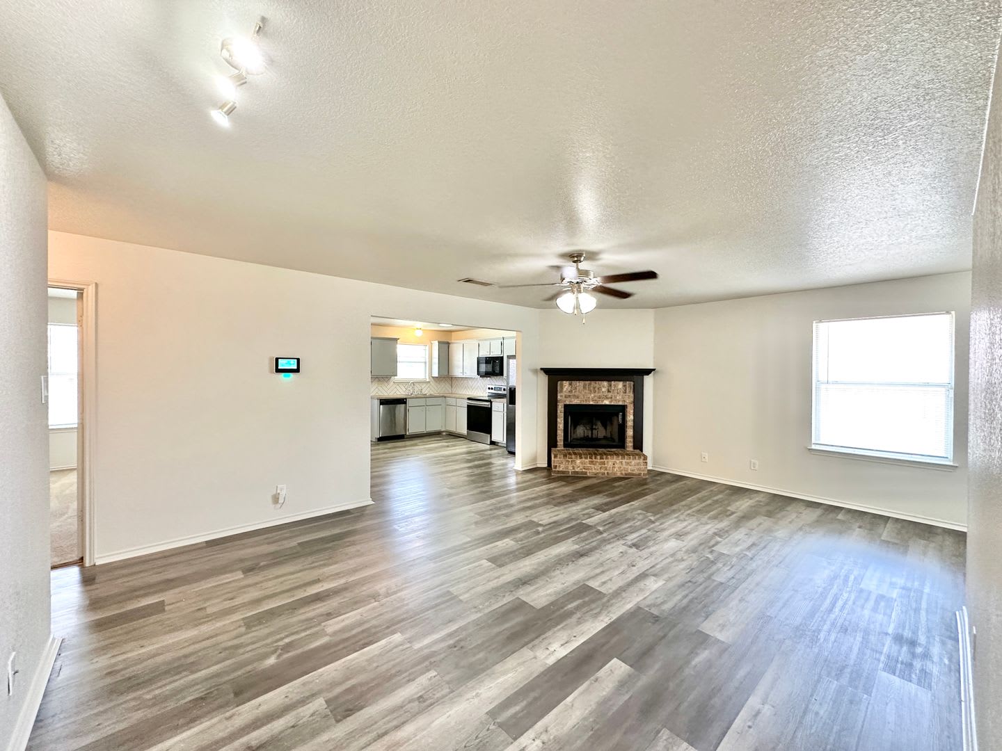 1 2 Off 1St Months Rent Small Dogs Cats Accepted – photo 4