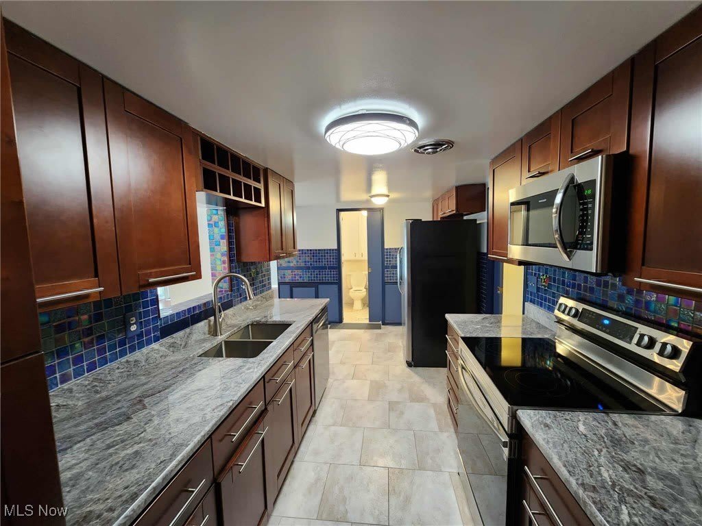 6960 Carriage Hill Drive – photo 3