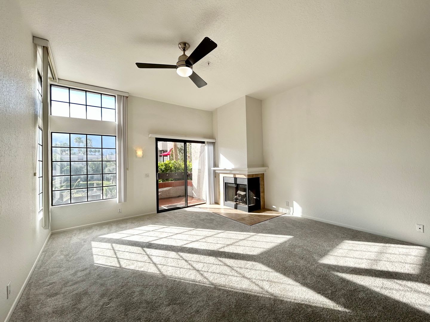 AVAILABLE NOW!! 2 Bedrooms 2 Bathroom Condo in Palm Springs! – photo 5