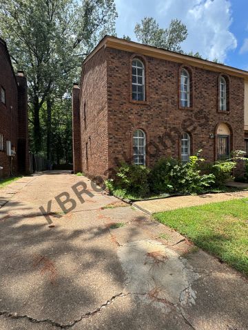 1281 Royal Oaks Cove – photo 2