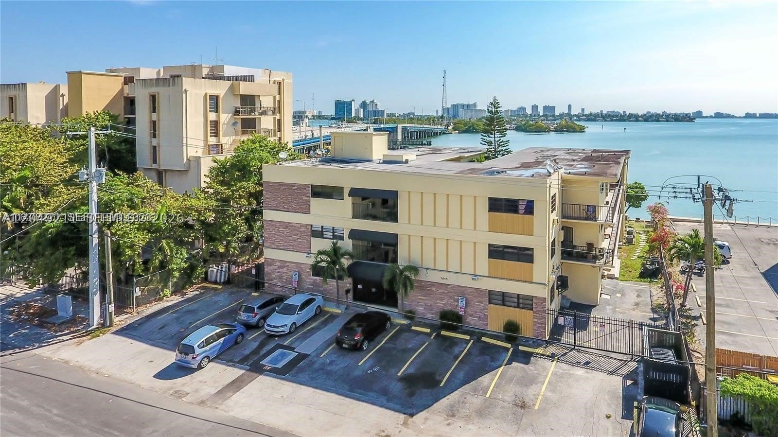 7845 NE Bayshore Ct – photo 3