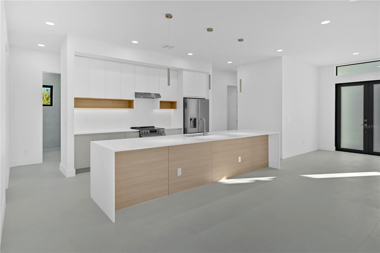 10065 MEMPHIS Street – photo 4