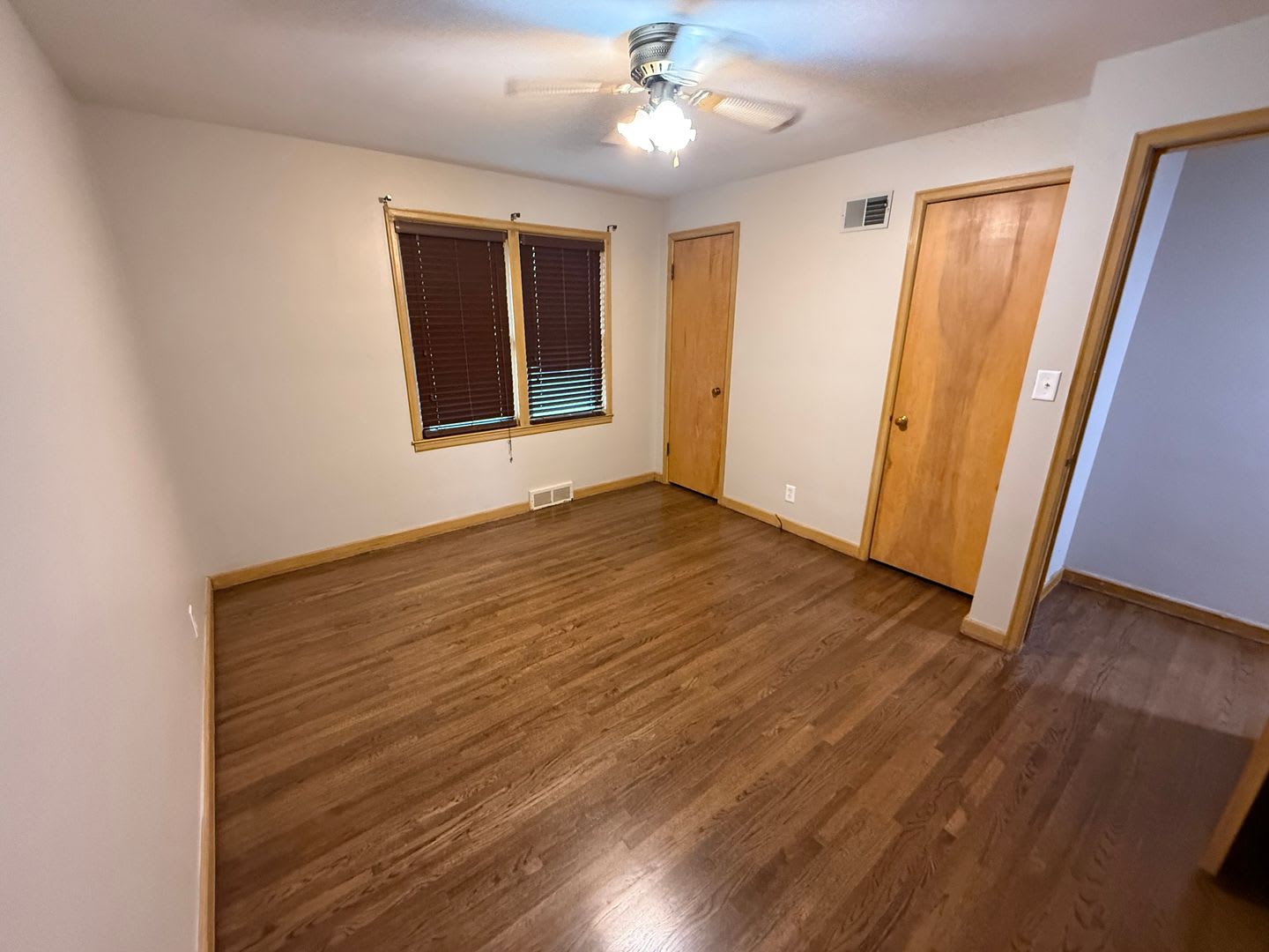 Spacious 2 Bedroom, 2 Bath Home with Bonus Space and a Double Car Garage – photo 4