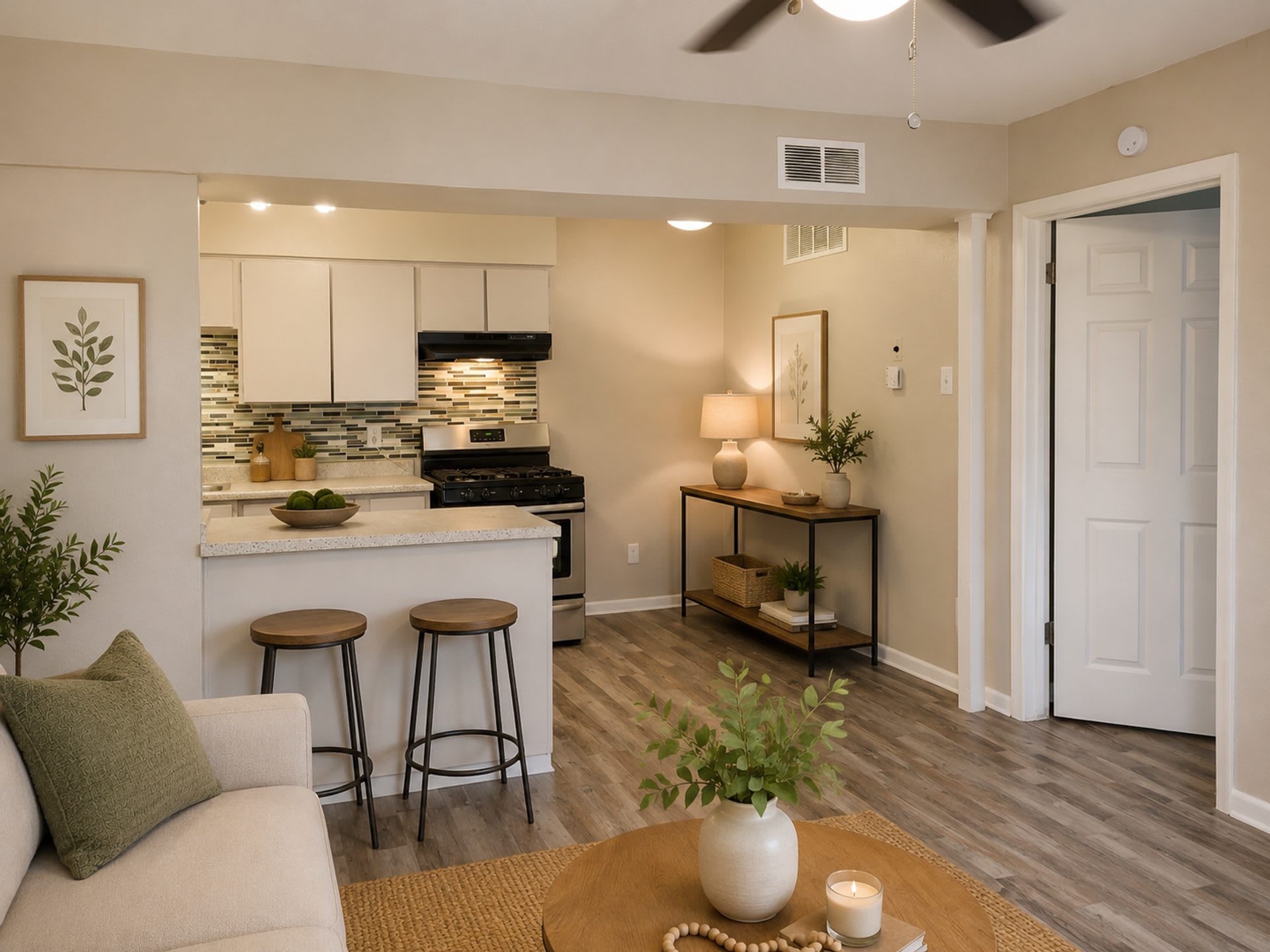 808 at South Catner – photo 2