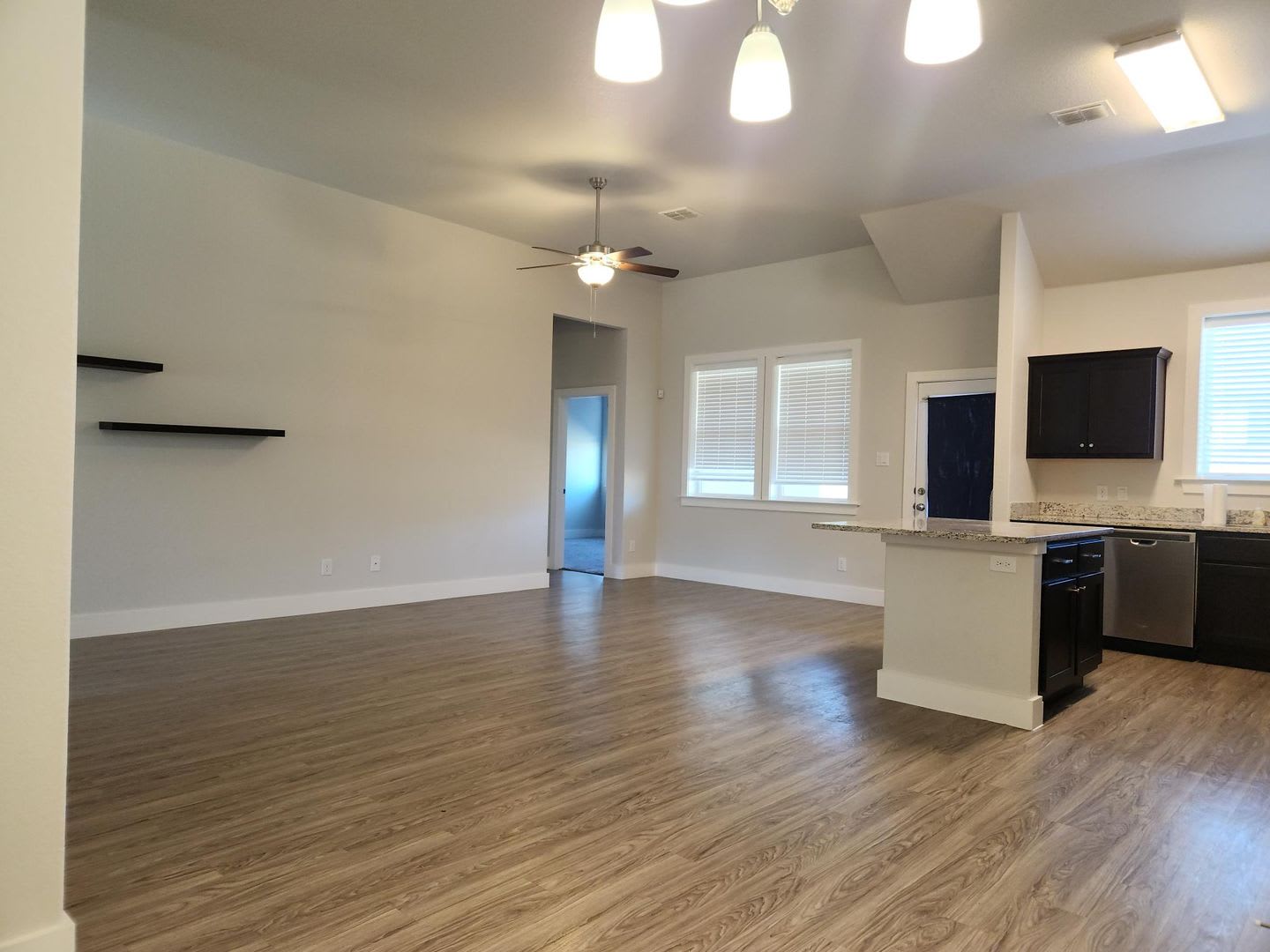 Spacious Home – photo 4