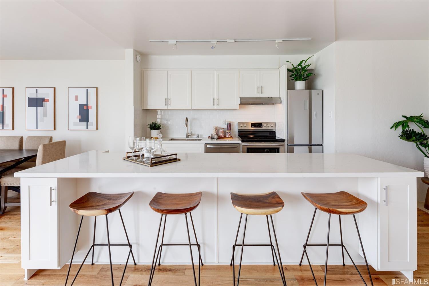 1200 Gough Street – photo 2