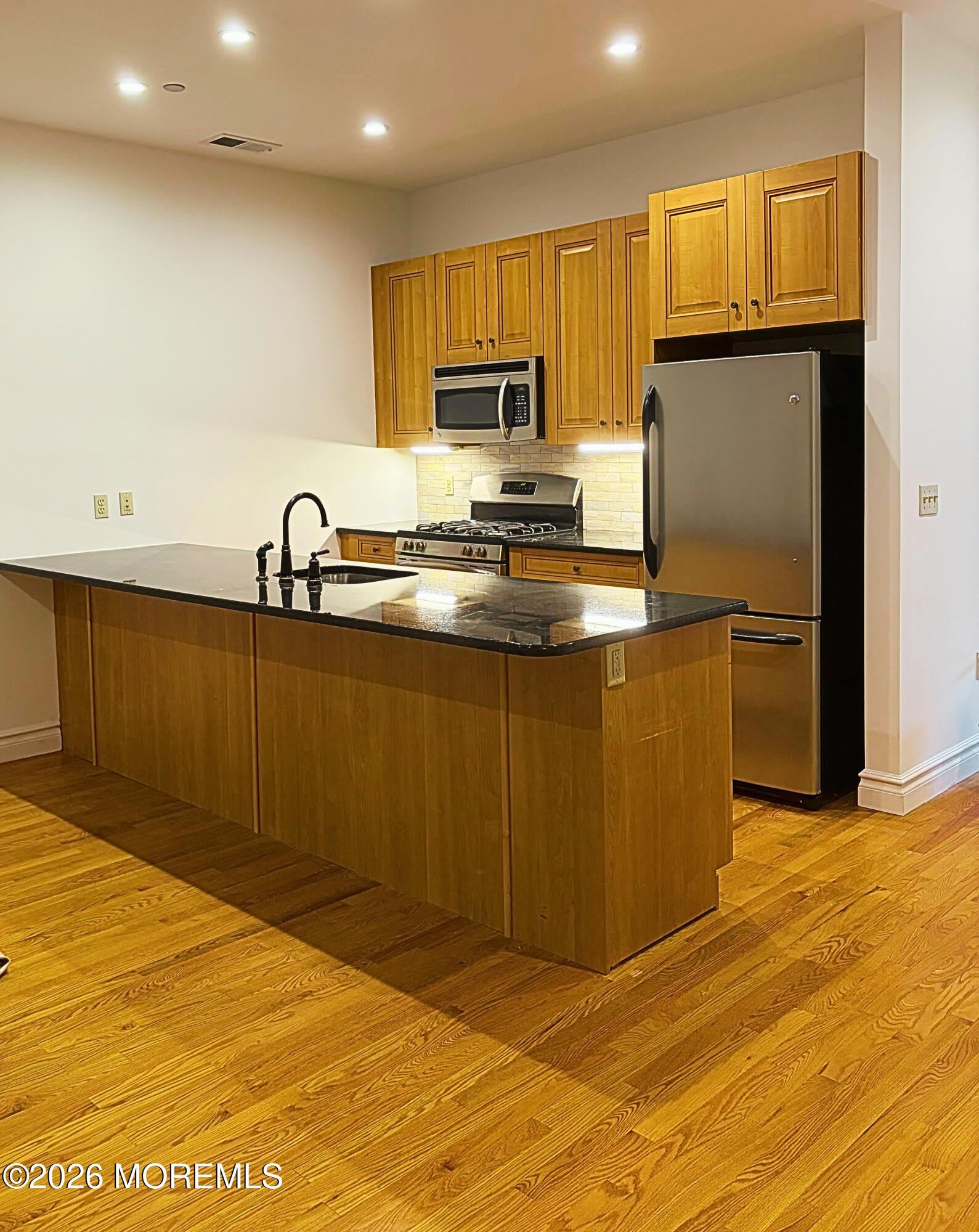 8 E Front Street – photo 3